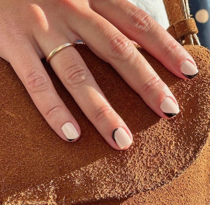 Manicura minimalista