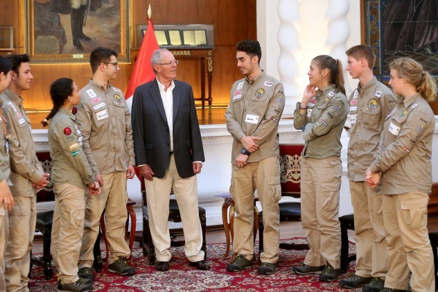 Presidente Kuczynski sostuvo encuentro con jóvenes integrantes